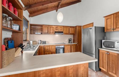 Malua Bay Casa | Beachfront at Malua