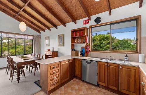 Malua Bay Casa | Beachfront at Malua