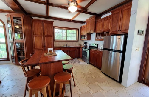 Río Sittee Casa | Beachfront Beachside Breeze Beach House, 2 Bed & 2 Bath, 360 View Roof Deck
