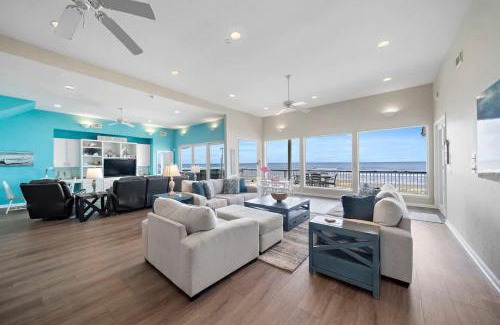 Indian Beach Casa | Beachfront Beauty with Hot Tub - 10 Steps to Sand