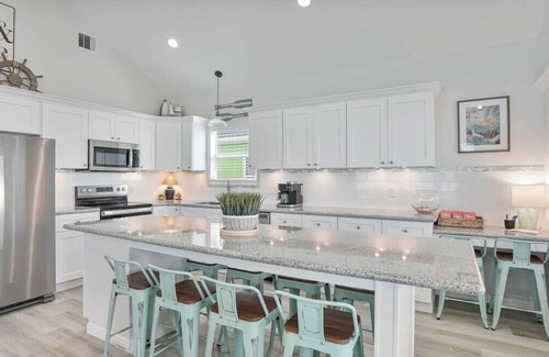 Port Bolivar Casa | Beachfront Bliss | Steps to Sand + Ocean Views