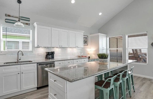 Port Bolivar Casa | Beachfront Bliss | Steps to Sand + Ocean Views