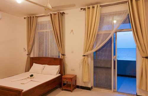 Uroa Apartamento | Beachfront Bliss 2BR Master Suites with Balcony, AC Free WiFi Uroa Zanzibar