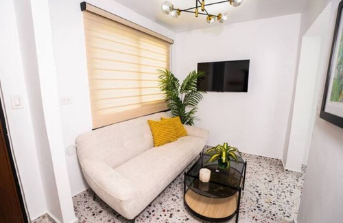 Cerro Gordo Apartamento | Beachfront Bliss: 2BR Family-Friendly Retreat