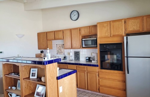 Bayshore Casa | Beachfront Bliss: 3 BR, 2 Master Suites, Jetted Tubs & Direct Access