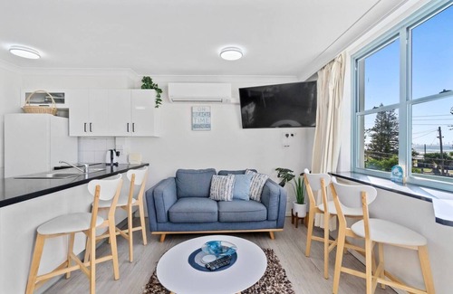 Coolangatta Apartamento | Beachfront Bliss at Kirra Beach with Pool