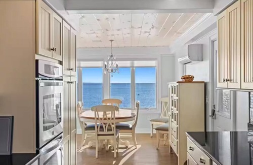 Niantic Casa | Beachfront Bliss-July 19th Fireworks -Spectacular Views of Niantic Bay