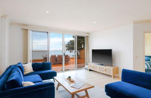 Cowes Casa | Beachfront Bliss - shared indoor pool & spa