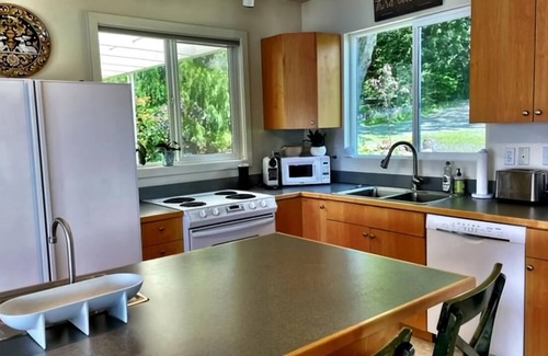 Vashon Island Cabaña | Beachfront Bliss: Your Private Escape on Vashon Island