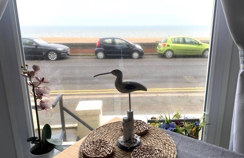 Hythe Apartamento | Beachfront Bolthole With Seaview in Idyllic Hythe