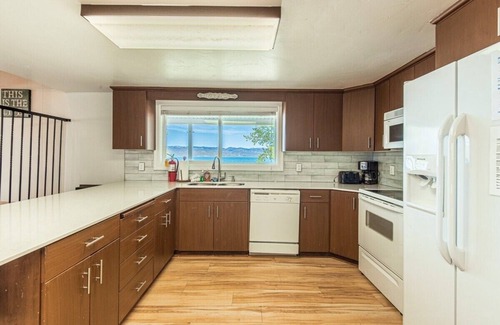 Laketown Casa | Beachfront Bonanza! East Side Bear Lake Gem