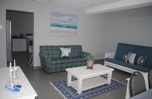 Amanzimtoti Apartamento | Beachfront Bungalow