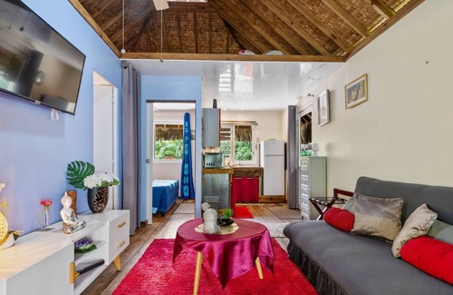 Moorea-Maiao Casa | Beachfront Bungalows with Sunset Views in Haapiti