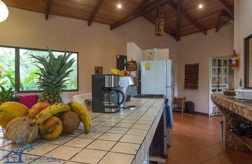 Cocles Chalet De Esquí | Casa Koda frente a la Playa!