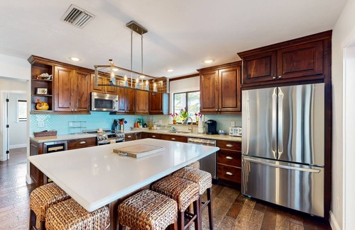 Bowens Addition Casa | Beachfront charmer with dock, furnished balcony, firepit, & W/D - dog-friendly