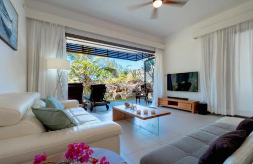 Belle Mare Apartamento | Beachfront chic retreat