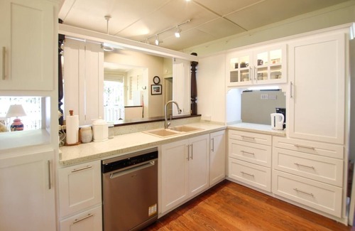 Mullins Casa | Beachfront Classic 3-bed House - Whitecaps by BSL Rentals