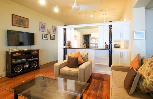Mullins Casa | Beachfront Classic 3-bed House - Whitecaps by BSL Rentals