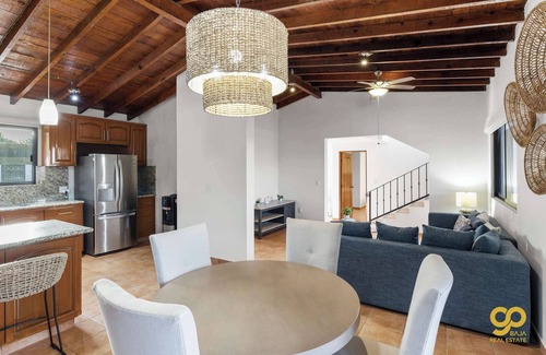 El Centenario Casa | Beachfront Villa with Pool & BBQ – Ideal for Large Groups & Family Vacations