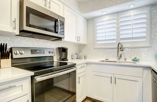 Horton Shores Condominio | Beachfront Condo - OceanView, Pool & Steps to Flagler Ave