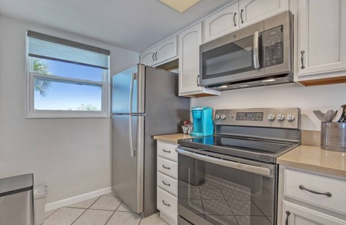 South Patrick Shores Condominio | Beachfront Condo! Direct Ocean Views!