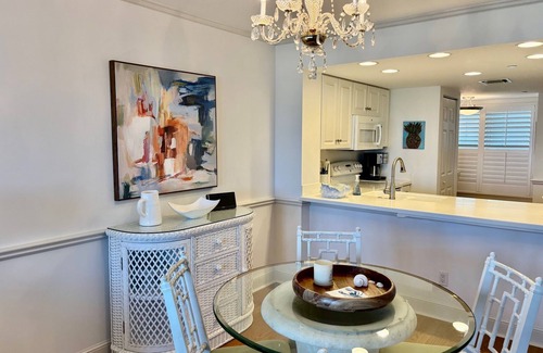 Riomar Condominio | 2-bedroom beachfront condo in fabulous Vero Beach with heated pool and gym.
