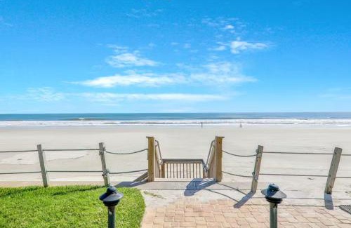 New Smyrna Beach Casa | Beachfront Condo at Colony Beach Club - Ocean Views, Pool, Patio, Sleeps 4