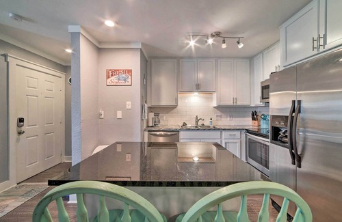 Port Aransas Condominio | Beachfront Condo in Port Aransas: Pets Stay Free