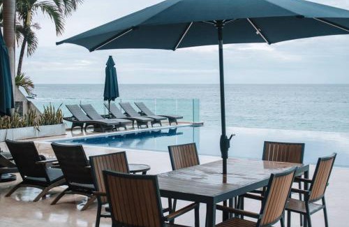 Zona sur Apartamento | Beachfront Condo in Exclusive Zone