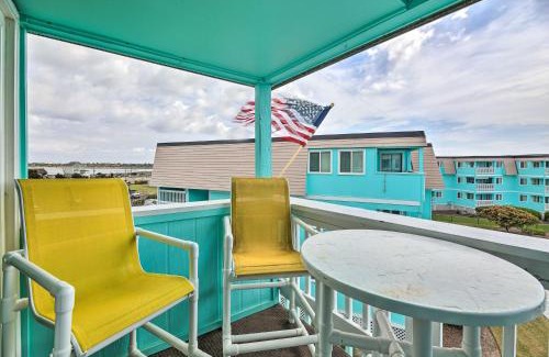 Morehead City Apartamento | Beachfront Condo with Boardwalk and Pool Access!