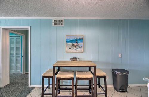 Morehead City Apartamento | Beachfront Condo with Boardwalk and Pool Access!