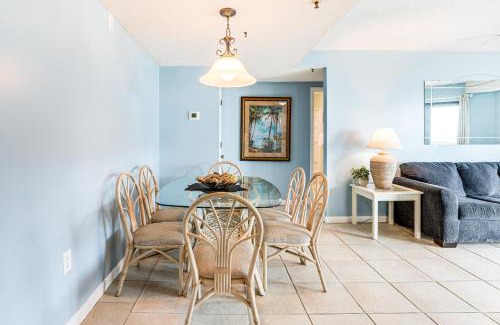 Myrtle Beach Apartamento | Beachfront Condo with Pool at Myrtle Beach Resort!