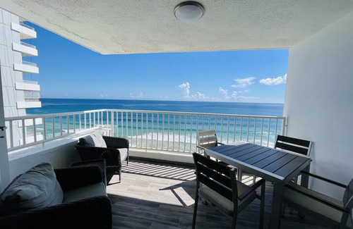 La Pared Condominio | Gorgeous Beachfront Condo with Amaing Ocean View. walk to Beaches & Restaurants