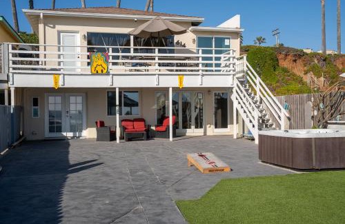 Townsite Apartamento | BEACHFRONT COTTAGE LOWER UNIT