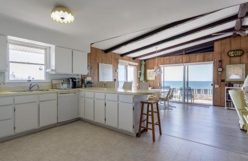 Spring Lake Casa | Beachfront cottage on North Shore Grand Haven