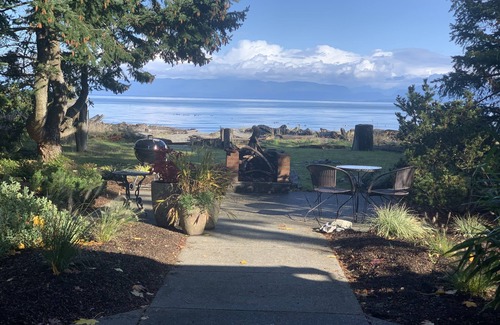 Comox Cabina | Escapada rústica y acogedora frente al mar