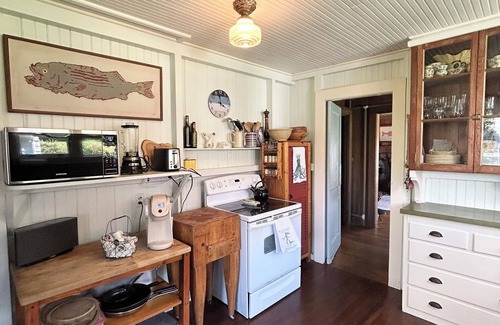 Madison Cabaña | Beachfront Cottage with panoramic views of Long Island Sound in Madison CT
