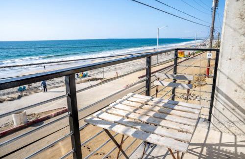 Costa Apartamento | BEACHFRONT Cozy 1 Bdr