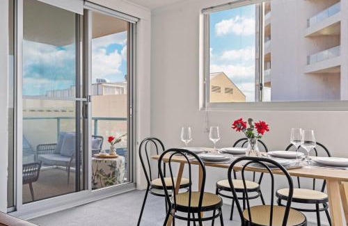 Cronulla Apartamento | Beachfront Cronulla Getaway with Ocean Views & Spa