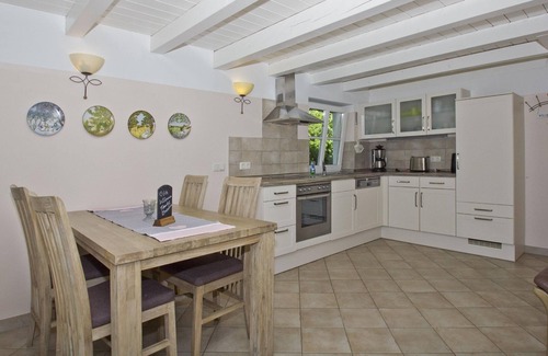 Neuendorf Apartamento | Beachfront idyll by the sea, private bathing area - Gutshof Ostseeblick FeWo 01