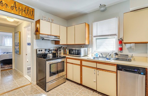 Milford Apartamento | Beachfront, Dog-Friendly Milford Getaway w/ Yard!