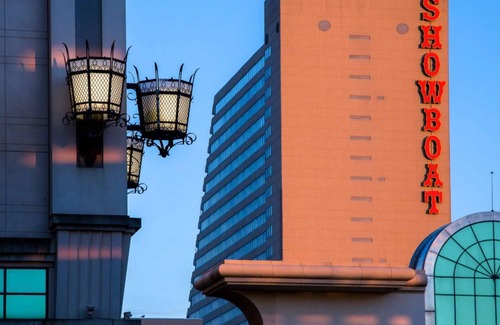 Atlantic City Apartamento | Beachfront Double Queen Hotel CozySuite