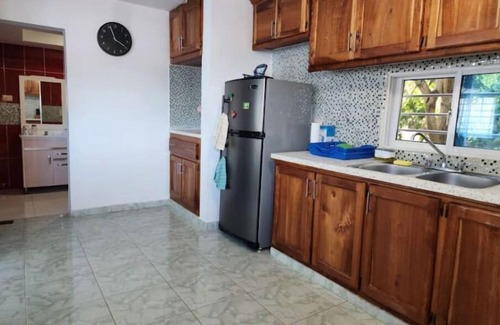Paraiso Apartamento | Beachfront Duplex Apt+Private Jacuzzi+2 QBed+2bath+AC+Wifi+HotWater+Pet Friendly