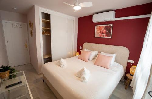 Puerto de la Duquesa Apartamento | Beachfront Apartment with Rooftop Terrace - Manilva - La Duquesa