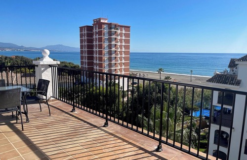Cabrita Apartamento | Beachfront Penthouse with large terrace and great views.