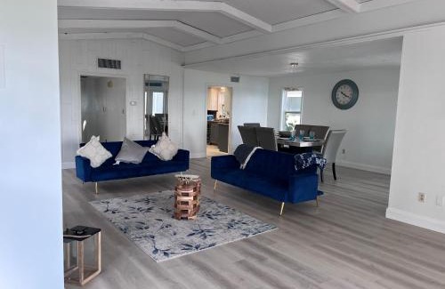 Treasure Island Villa | Beachfront Estate Treasure Island Paradise 6BD 3BA with Observation Deck