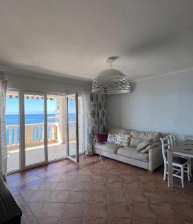 Sveti Stefan Apartamento | Beachfront Four Bedroom Apartment