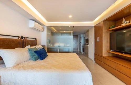 Las Glorias Apartamento | Beachfront & free daily breakfast & 600MB Wifi by Moikkarentals