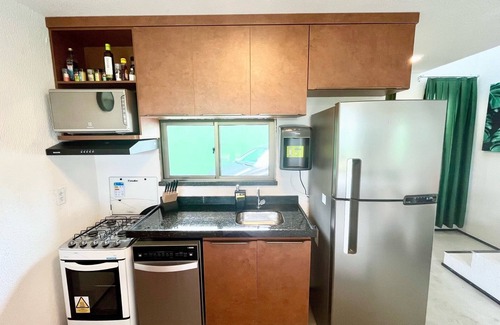 Barro Preto Casa | Beachfront fully-equipped 2-bedroom house near Beach Park with AC, WiFi.