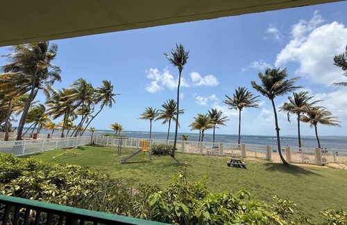 La Pared Apartamento | Beachfront Garden Apartment with Ocean View. This unit is fully equipped.
